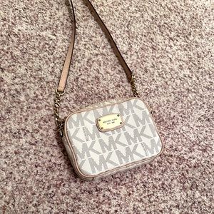 ✨Michael Kors ✨ small crossbody bag